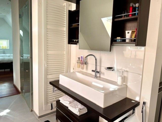 und hochwertiger Badkeramik