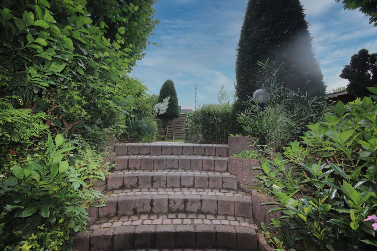 Treppe in den Garten