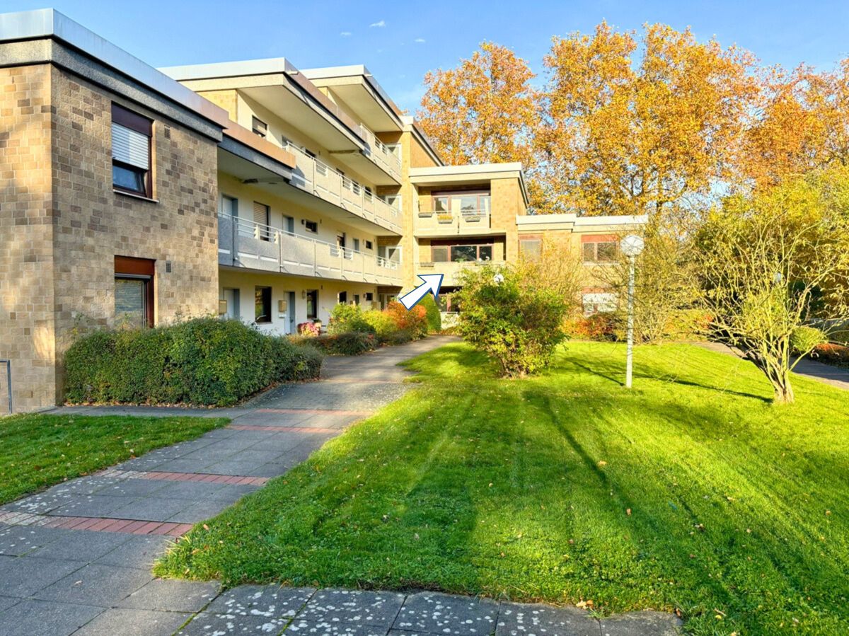 Blick zum Haus und zur  Wohnung
