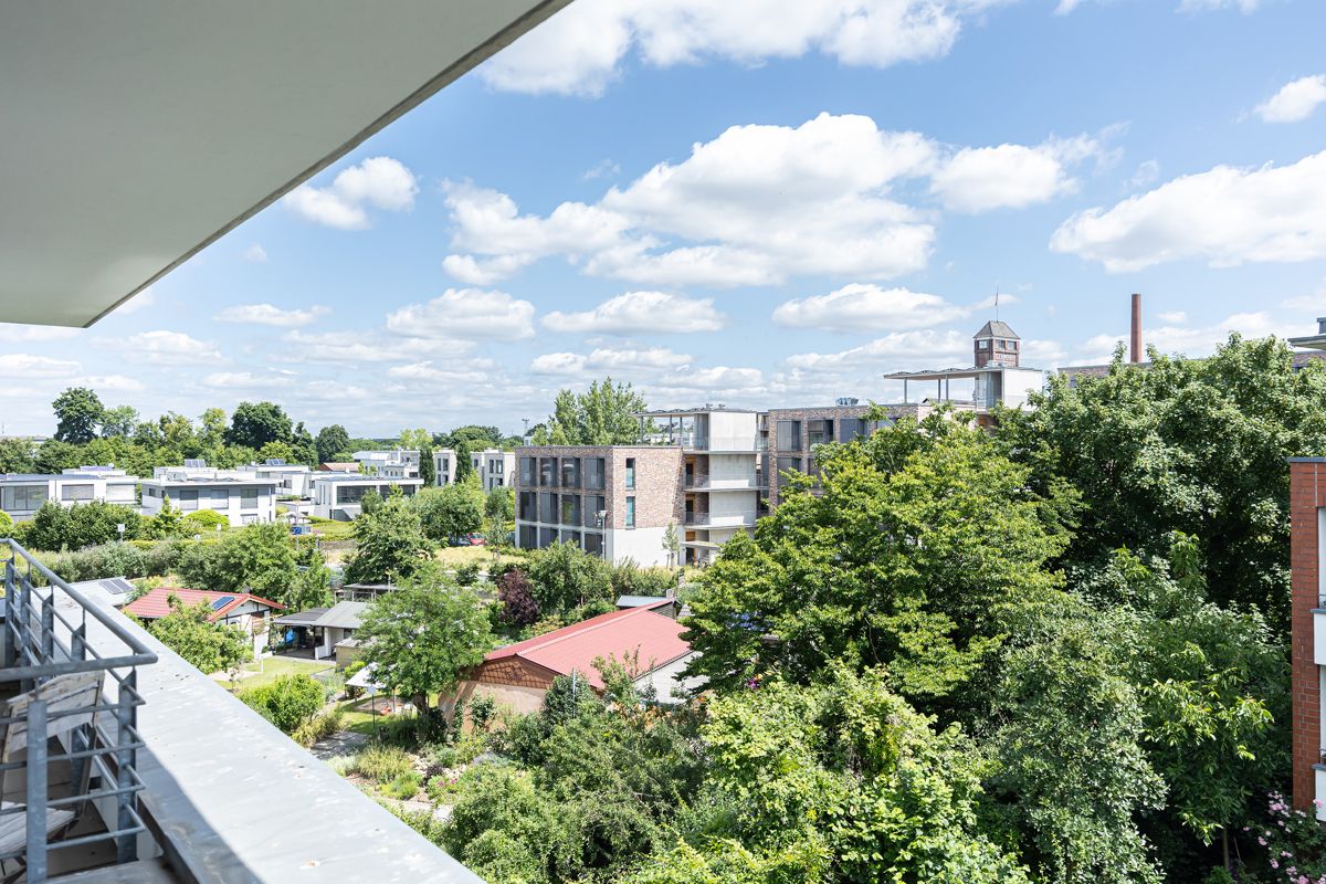 ...und schönster Aussicht ins Grüne und zum Germania Campus