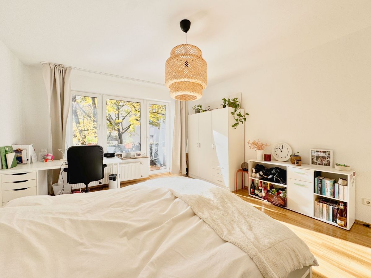 ...präsentiert sich dieses Zimmer