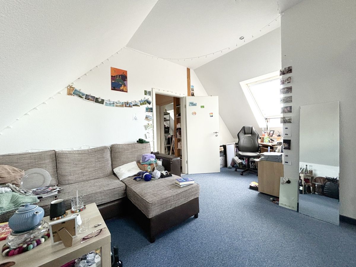 Ein weiteres Schlafzimmer im Dachgeschoss... 