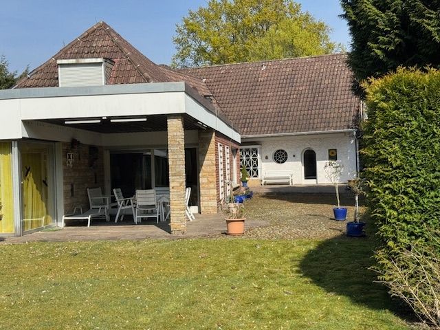 Der schöne Garten mit Blick zum Haus