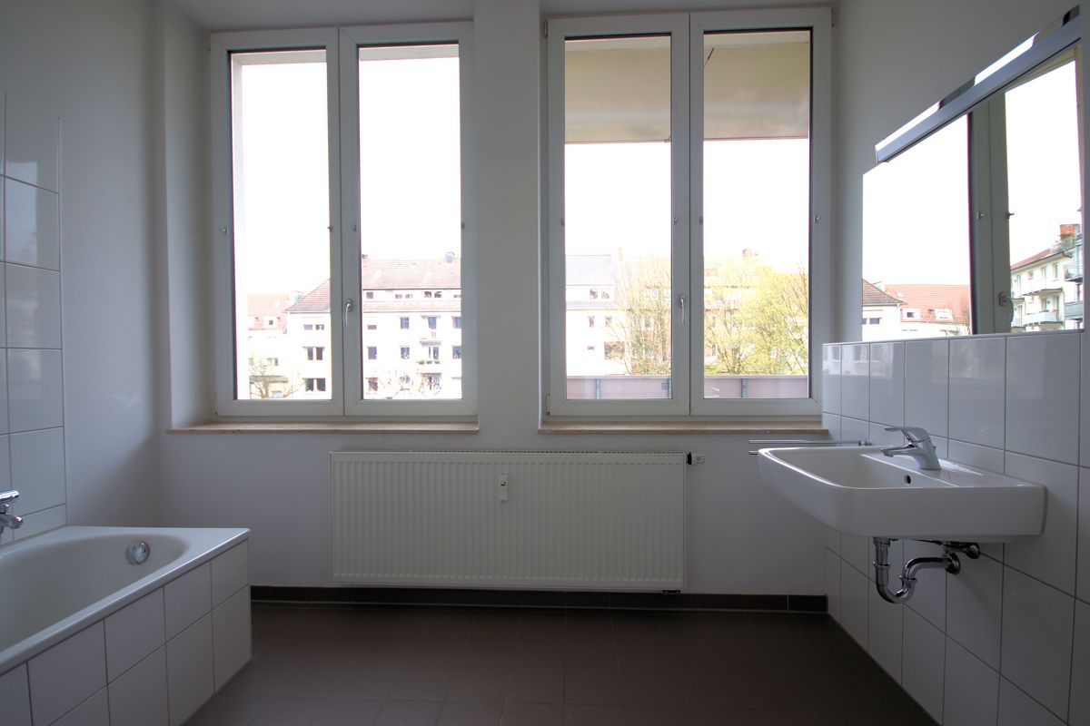 Das Tageslichtbad mit Badewanne