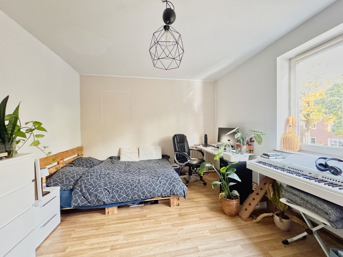 ...ebenfalls lichtdurchflutet