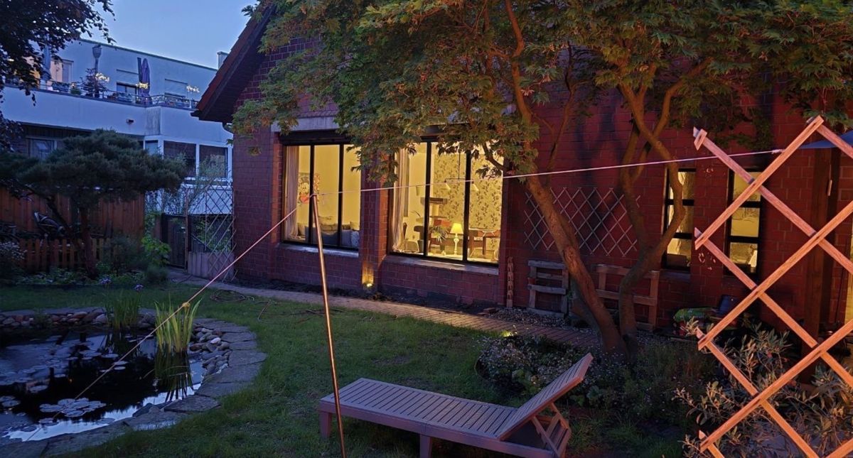 Garten bei Dunkelheit