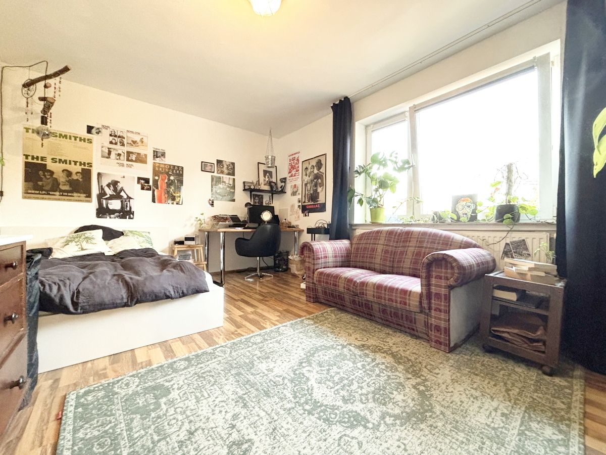 Ein weiteres Schlaf-/ Gäste-/ Arbeitszimmer