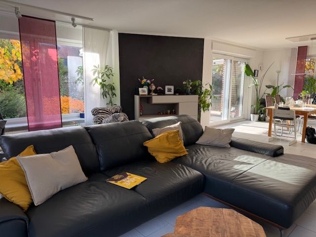 Platz für gemütliche Stunden auf der Sofalandschaft