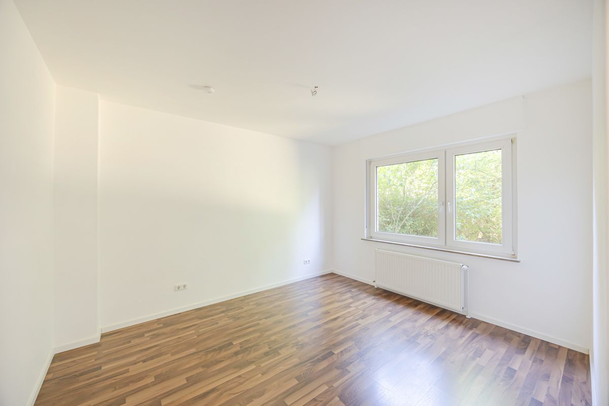 Das geräumige Schlafzimmer