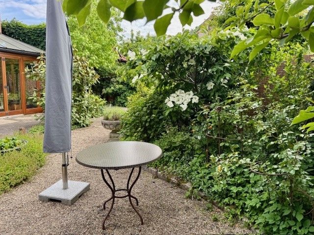 Idyllische Plätze im Garten