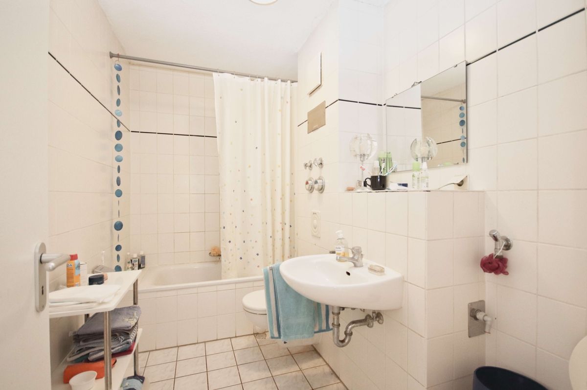 Das Badezimmer mit Waschmaschinenanschluss