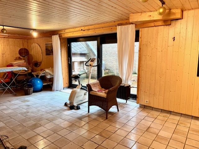 Wellnessbereich mit Sauna, Tauchbecken, Schwalldusche, blickgeschützter Außenbereich