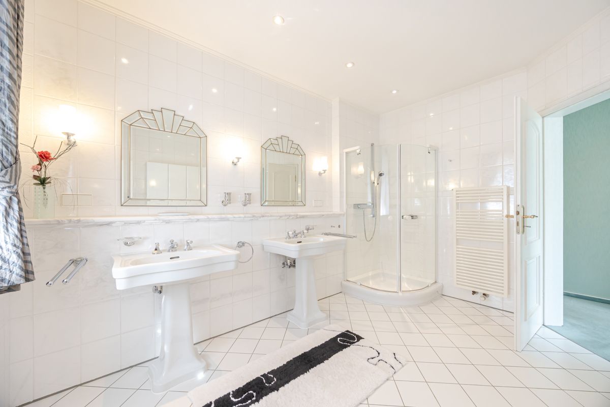 Badezimmer EG