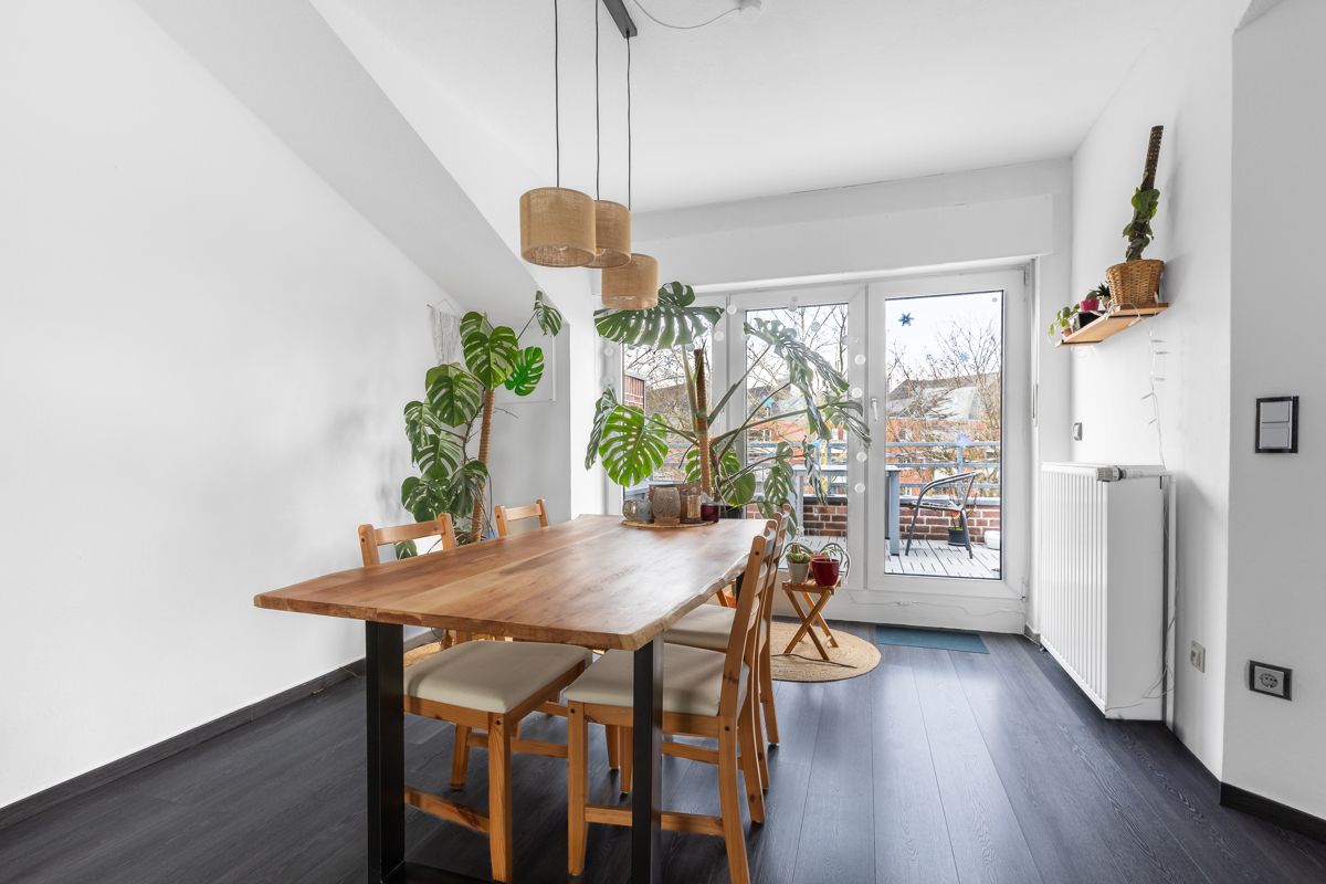 Essbereich mit Blick auf den Balkon 2. Obergeschoss