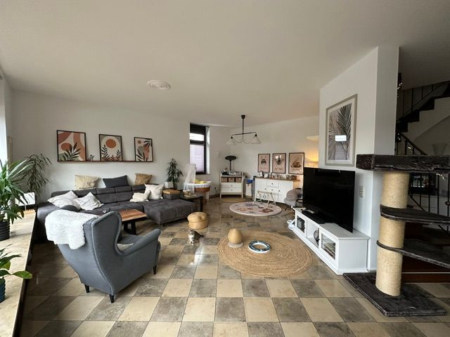 Wohnzimmer mit Blickrichtung Sitzecke