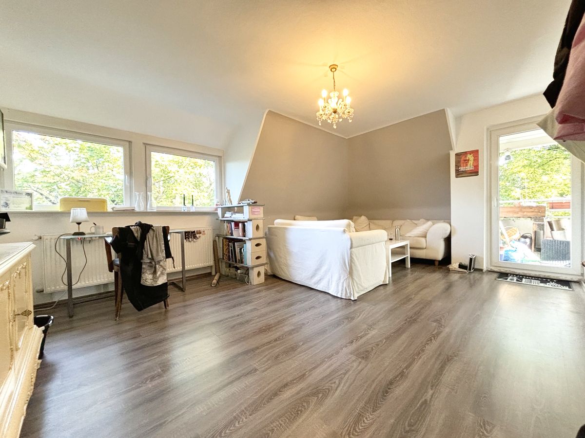 Das große lichtdurchflutete Wohnzimmer