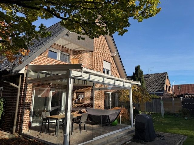 mit dem geräumigen Wintergarten