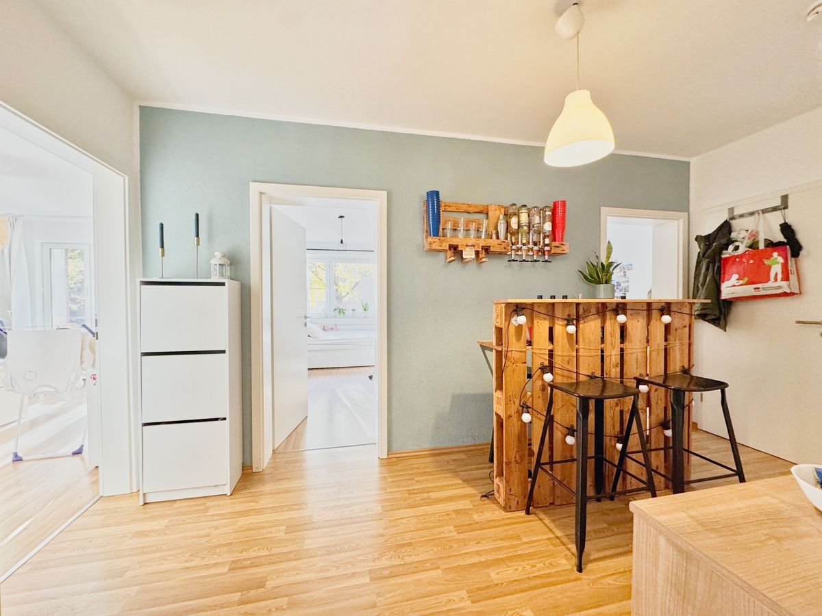 Herzlich willkommen! Der großzügige Eingangsbereich