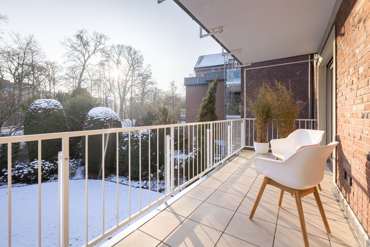 Blick vom Balkon auf die Promenade