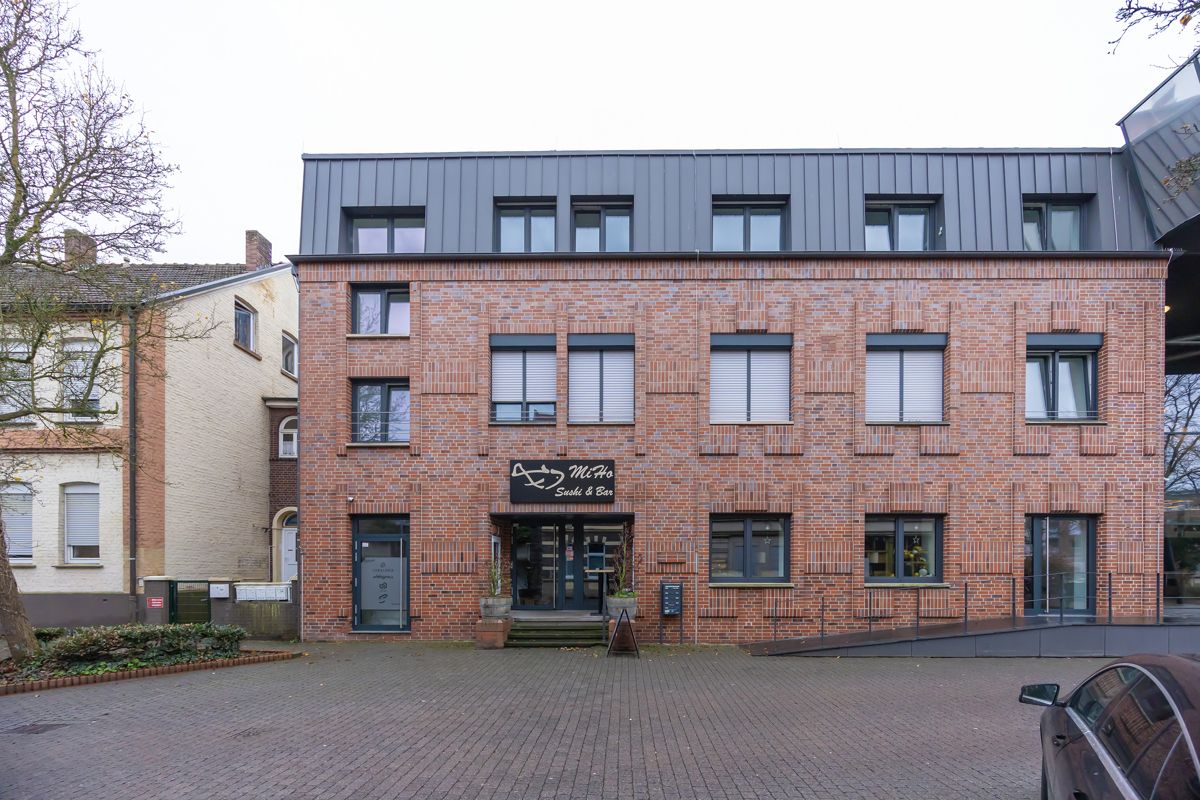 Frontansicht Restaurant/Wohnungen