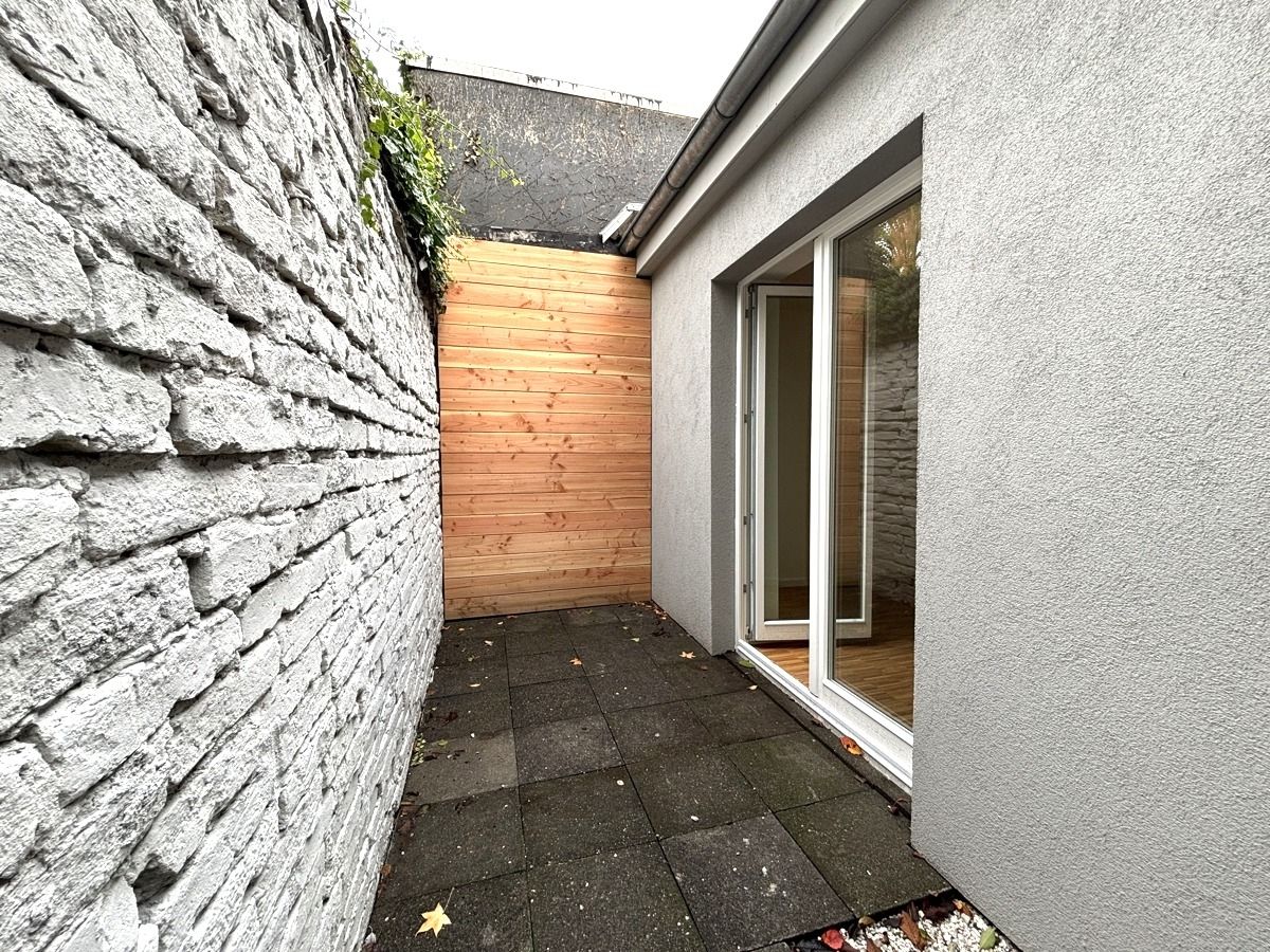 Die Terrasse im hnteren Bereich des Bungalows