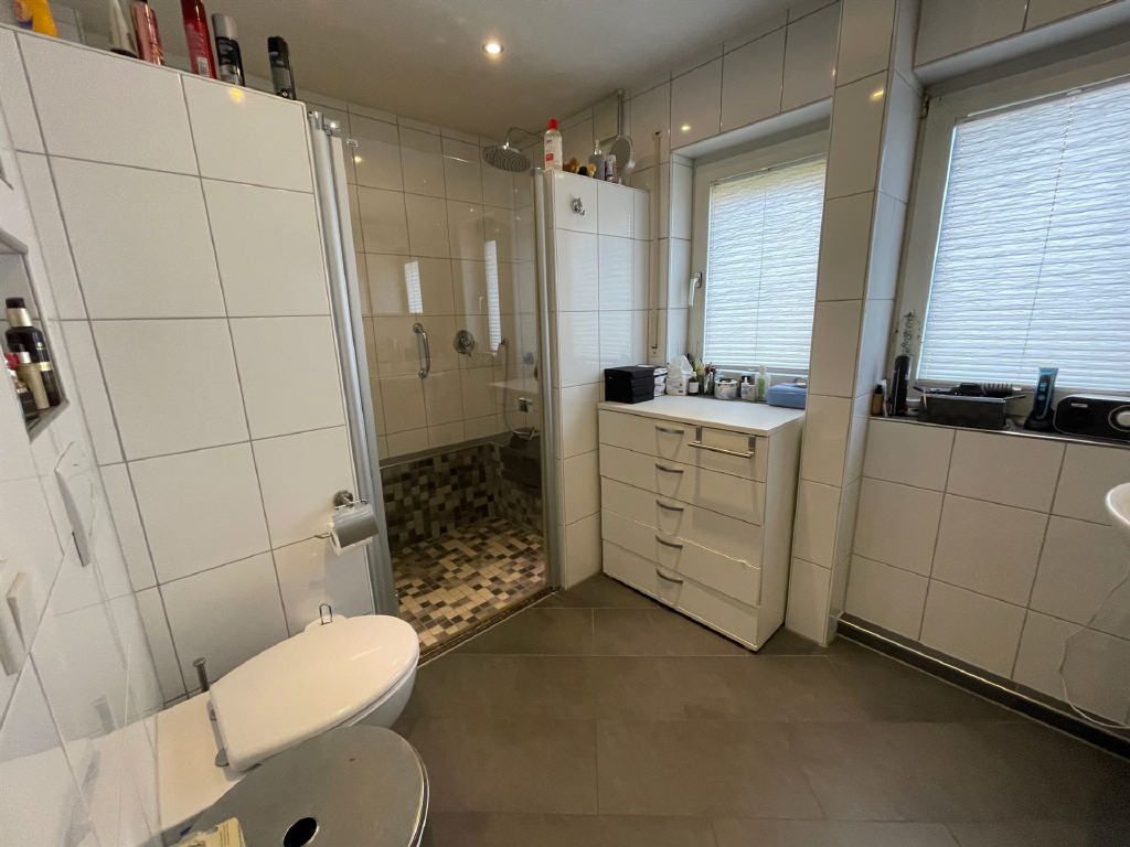 Duschbad EG