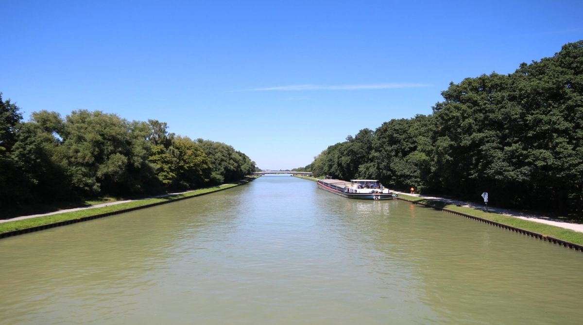 Der Kanal in unmittelbarer Nähe