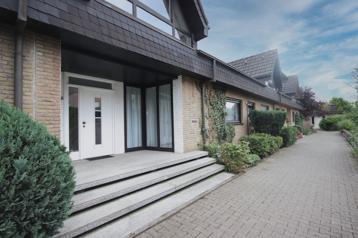Front Fußweg