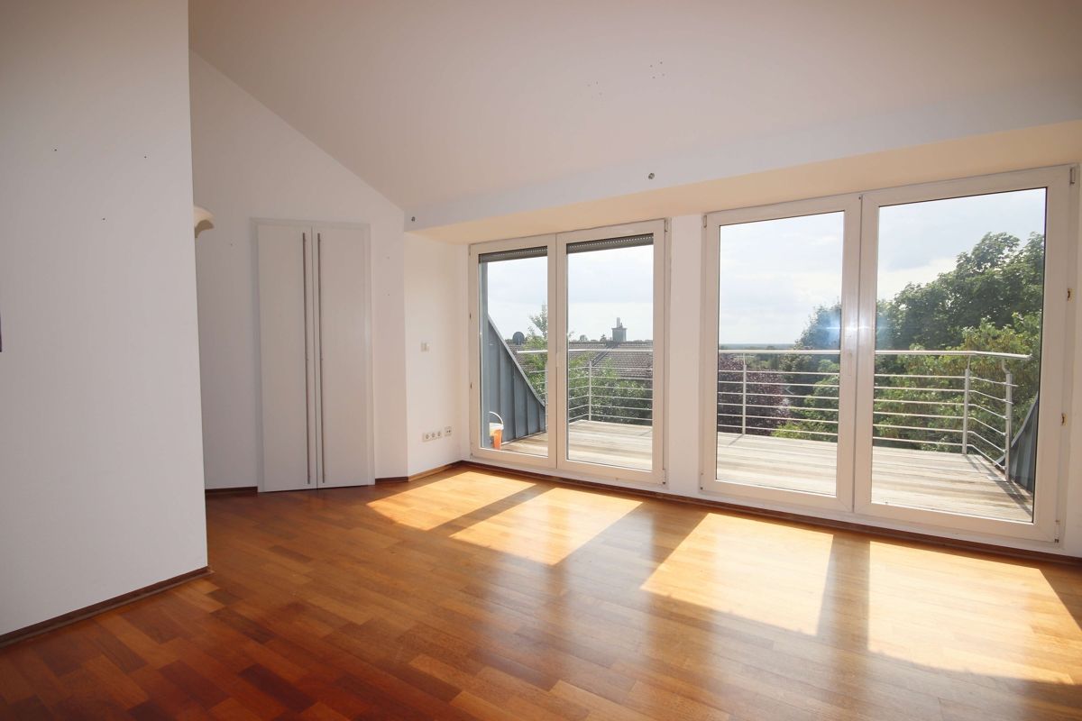 und Zugang zur Loggia mit Blick in die Ferne