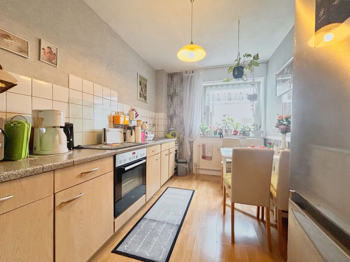 Die geräumige Wohnküche...